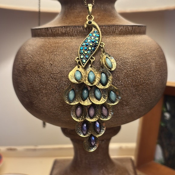 Elegant Peacock Pendant Necklace - Picture 1 of 10